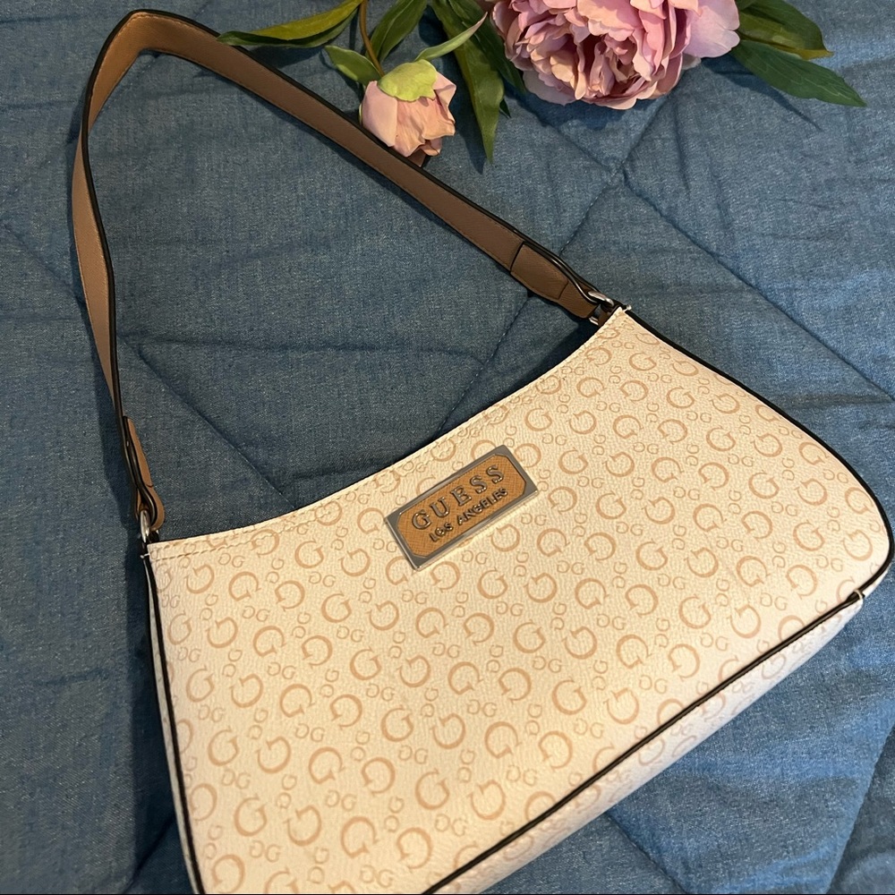 Gess bag  super trendy